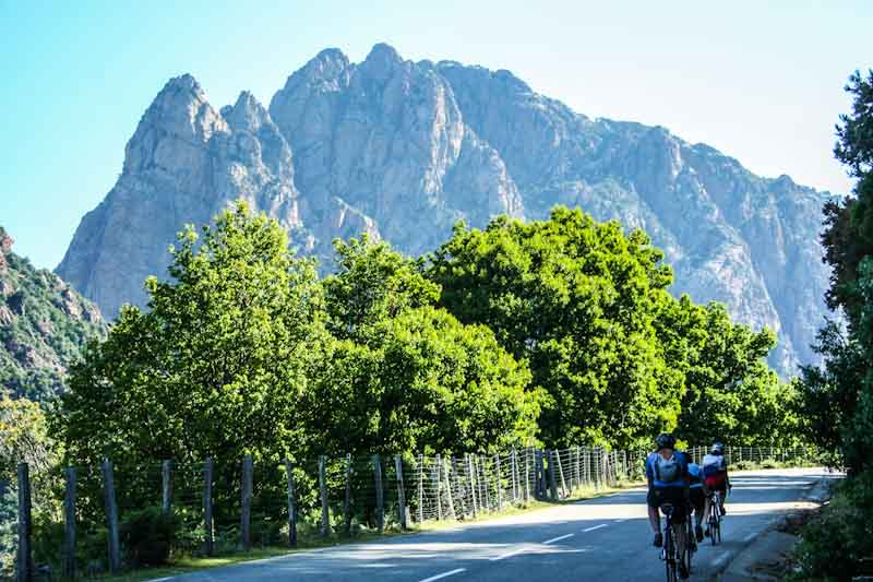 https://bcyclet.deveden.com/wp-content/uploads/2020/02/bike-tour-corsica-44.jpg
